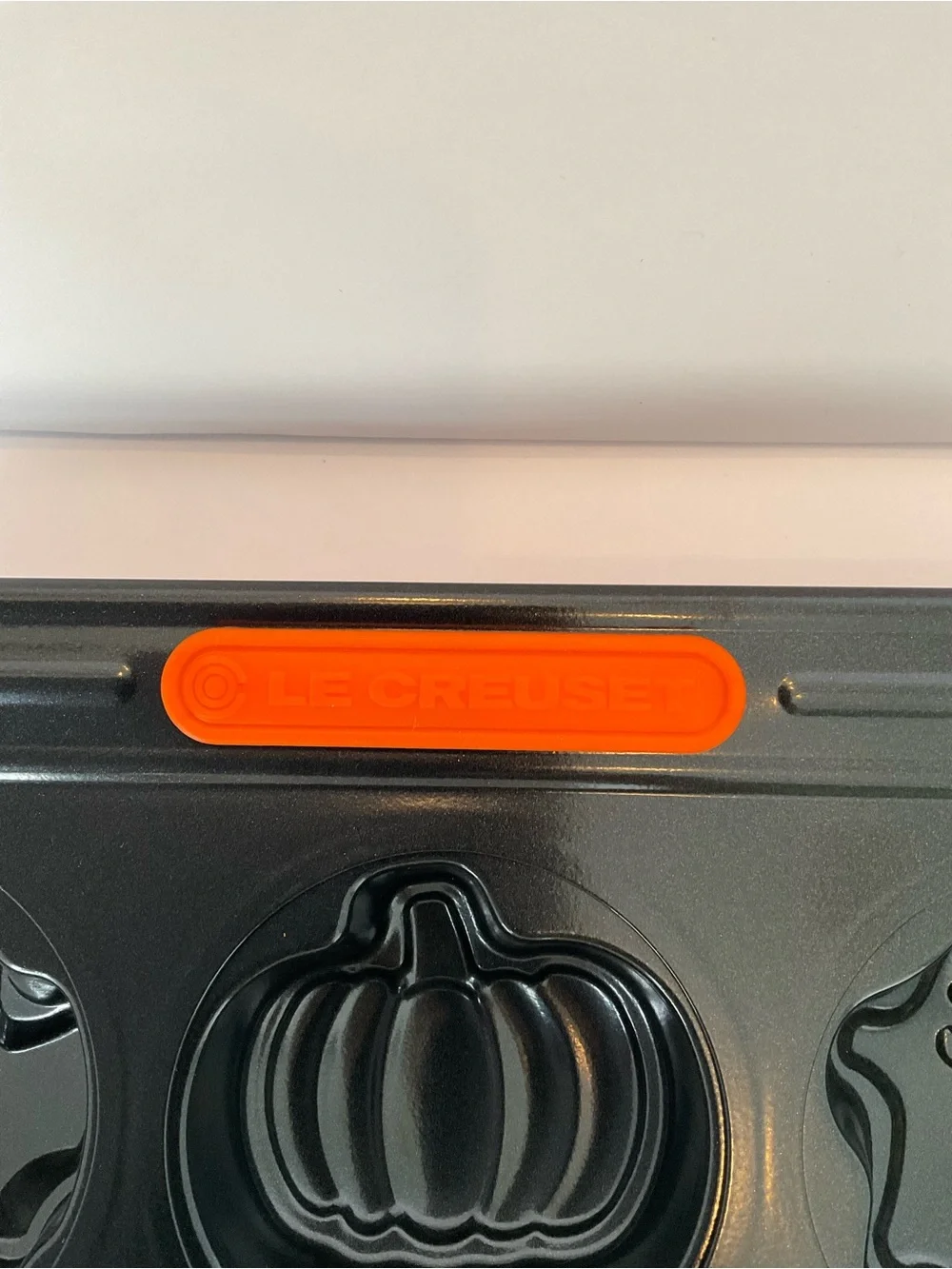 Le Creuset Harvest Collection Halloween Cakelet Baking Pan